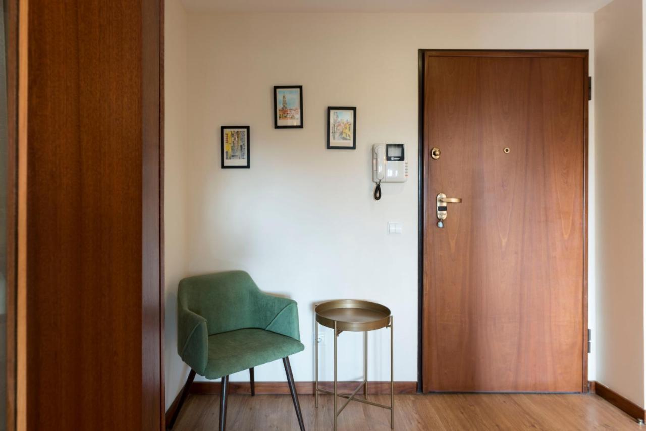 Lovelystay - Homey Feeling Flat W/ Free Parking Porto Eksteriør billede