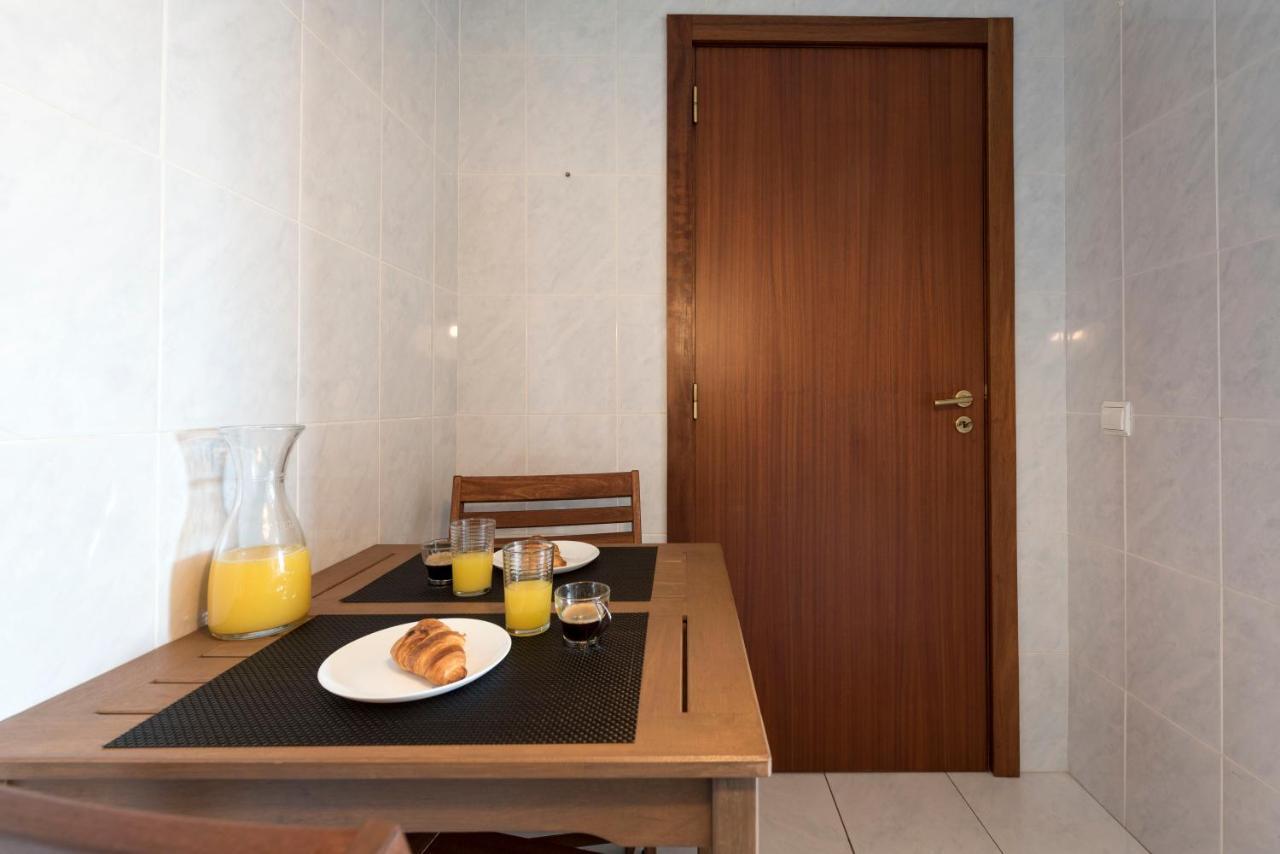 Lovelystay - Homey Feeling Flat W/ Free Parking Porto Eksteriør billede